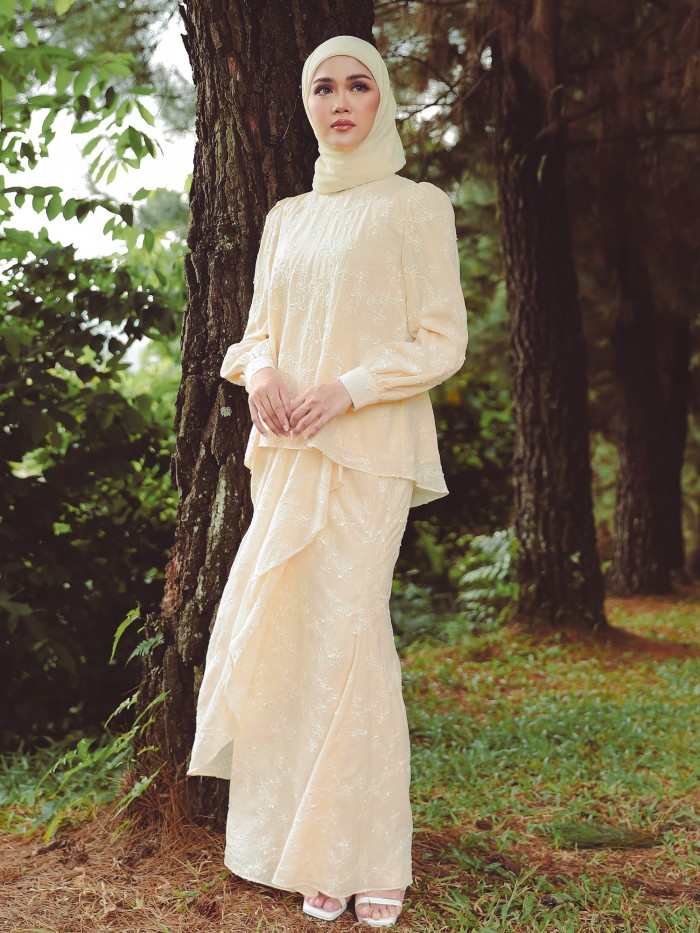 MERINE KURUNG - CREAM