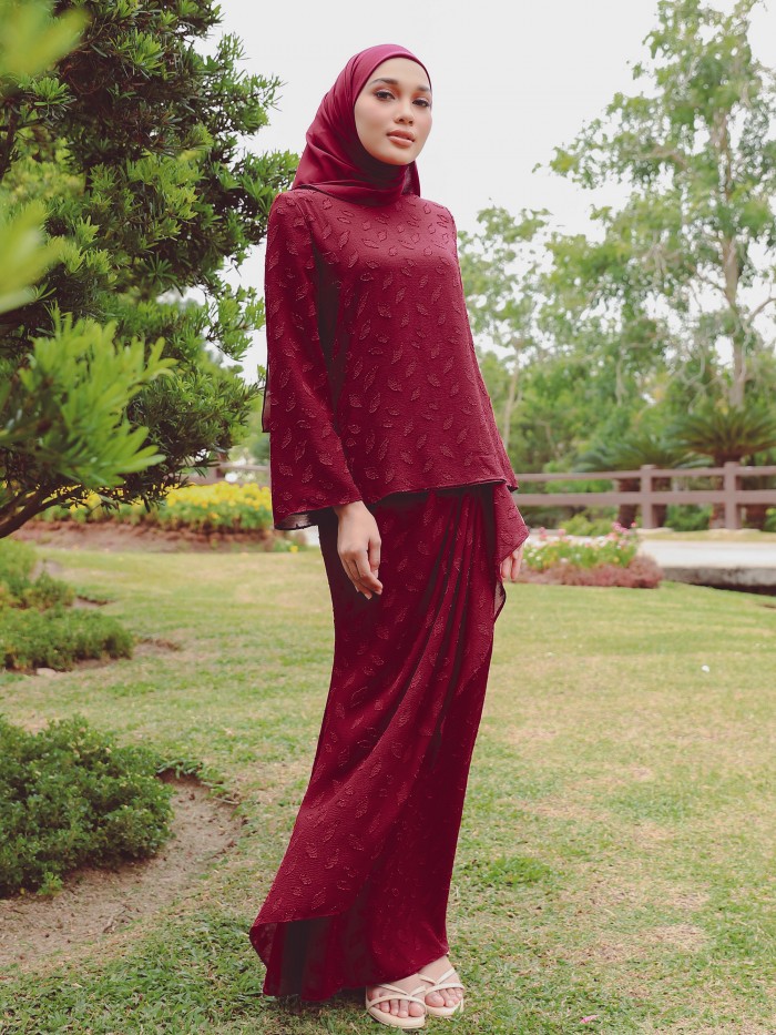 MISHA KURUNG - MAROON