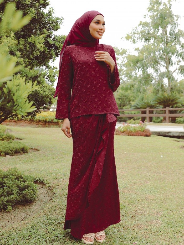MISHA KURUNG - MAROON