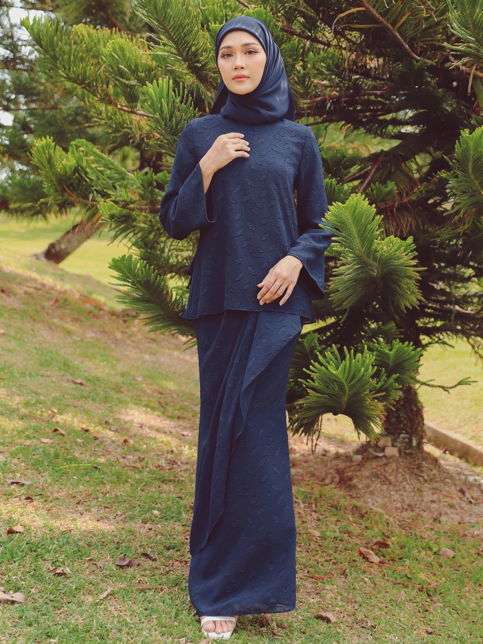 MISHA KURUNG - NAVY