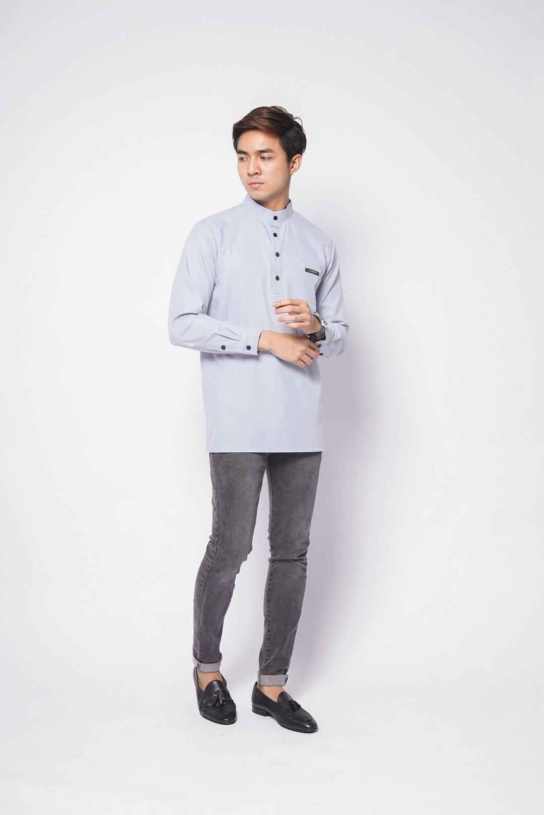 REMICO BUTTON - SILVER GREY