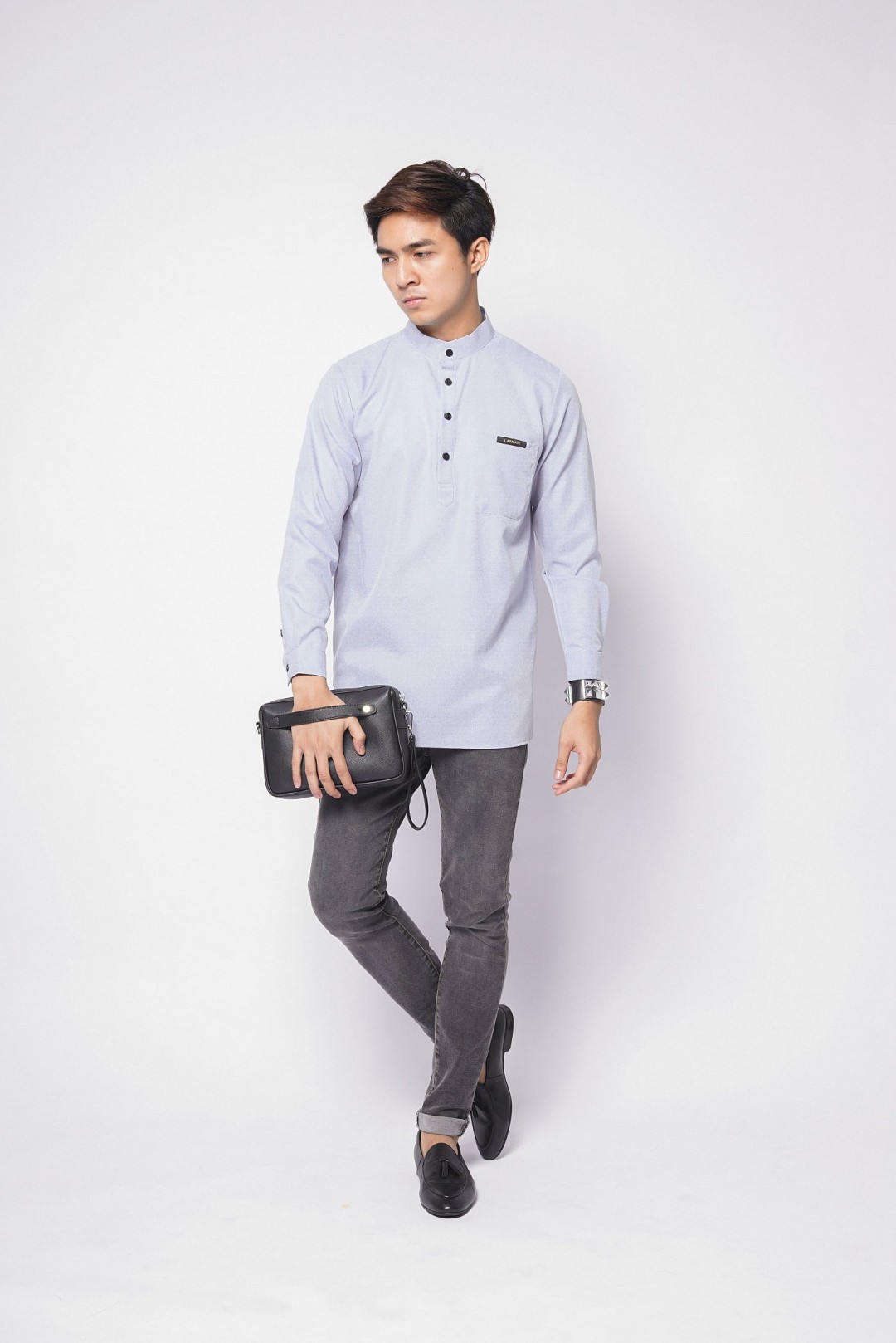 REMICO BUTTON - SILVER GREY