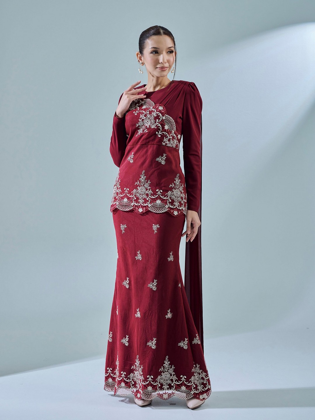 KAREENA KURUNG - MAROON