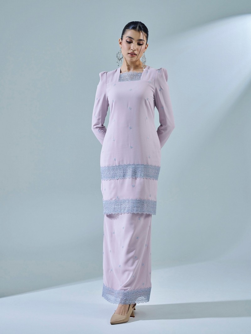 HELLYNA KURUNG - ORCHID ICE