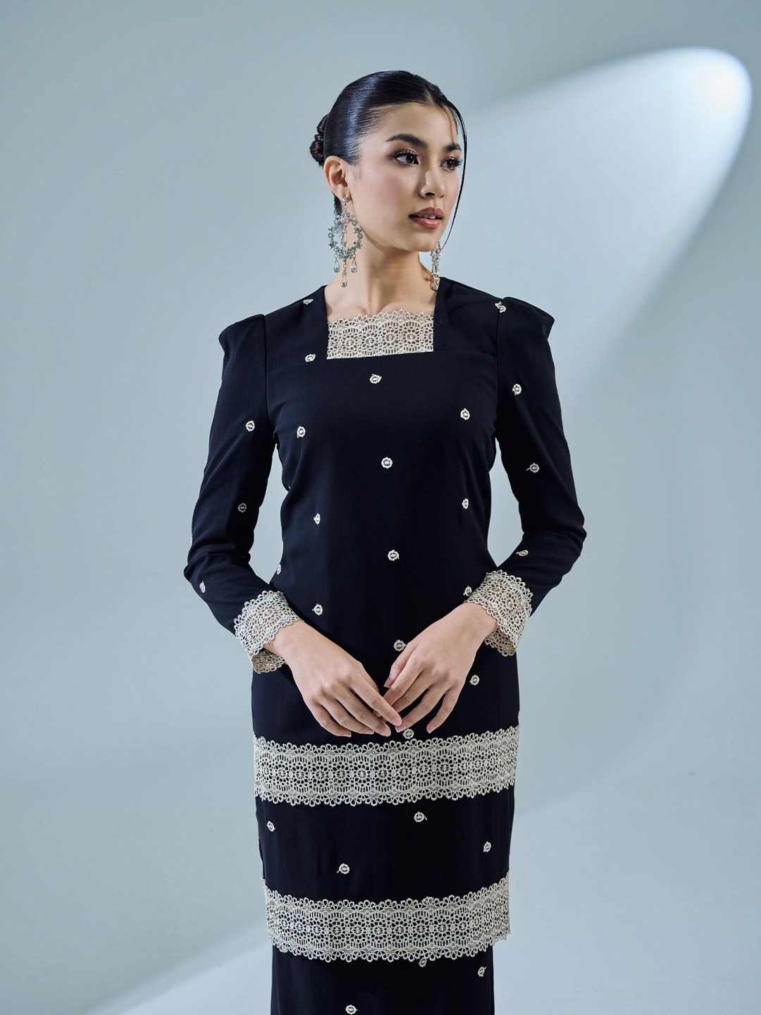 HELLYNA KURUNG - BLACK
