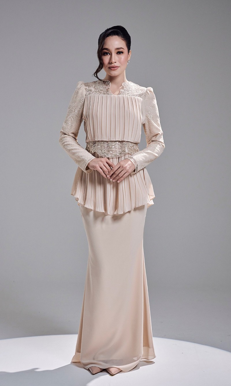 HANNAH KURUNG - CHAMPAGNE