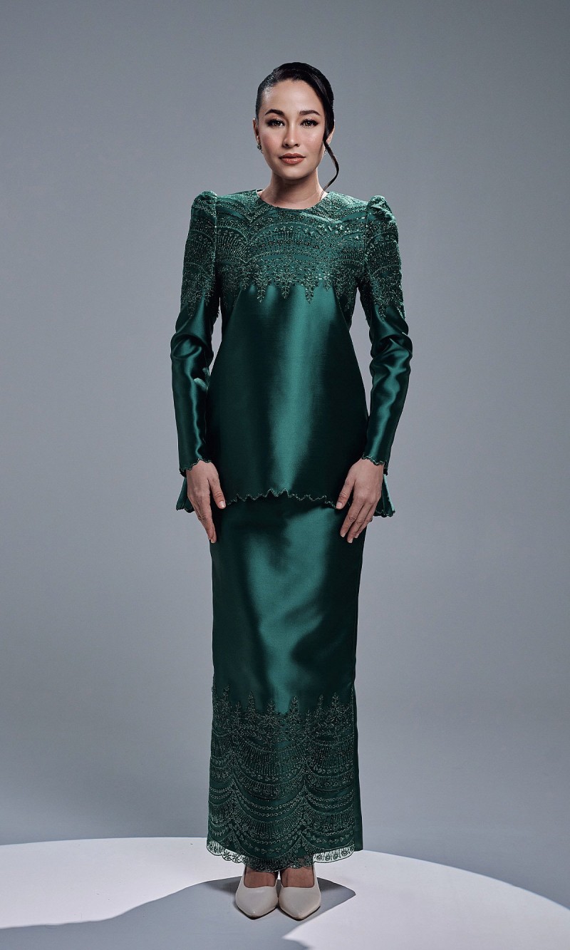 GLORIA KURUNG - EMERALD
