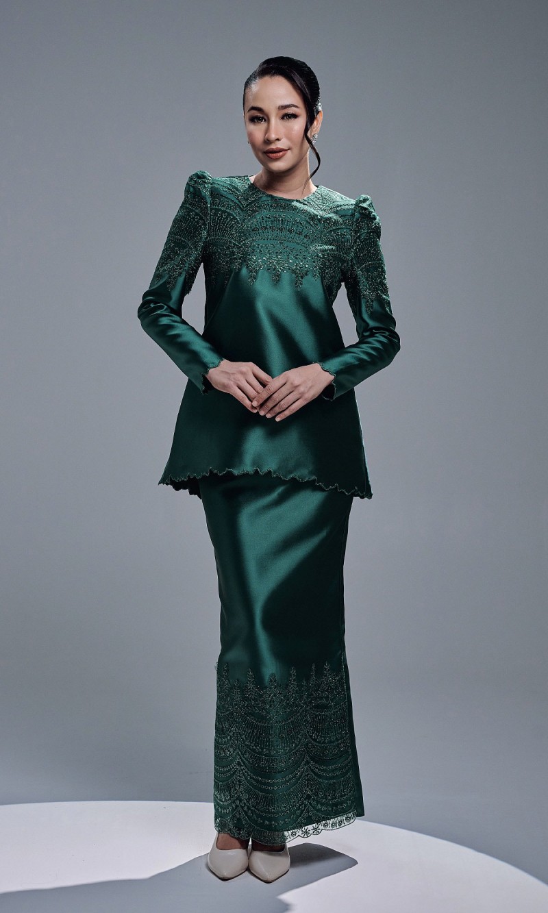 GLORIA KURUNG - EMERALD